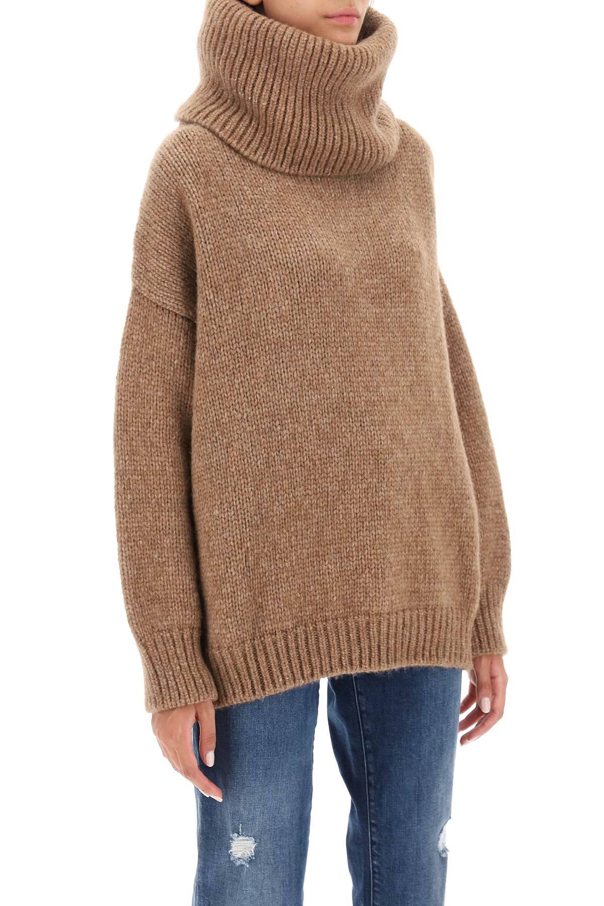 Oversized Llama Sweater  - Marrone