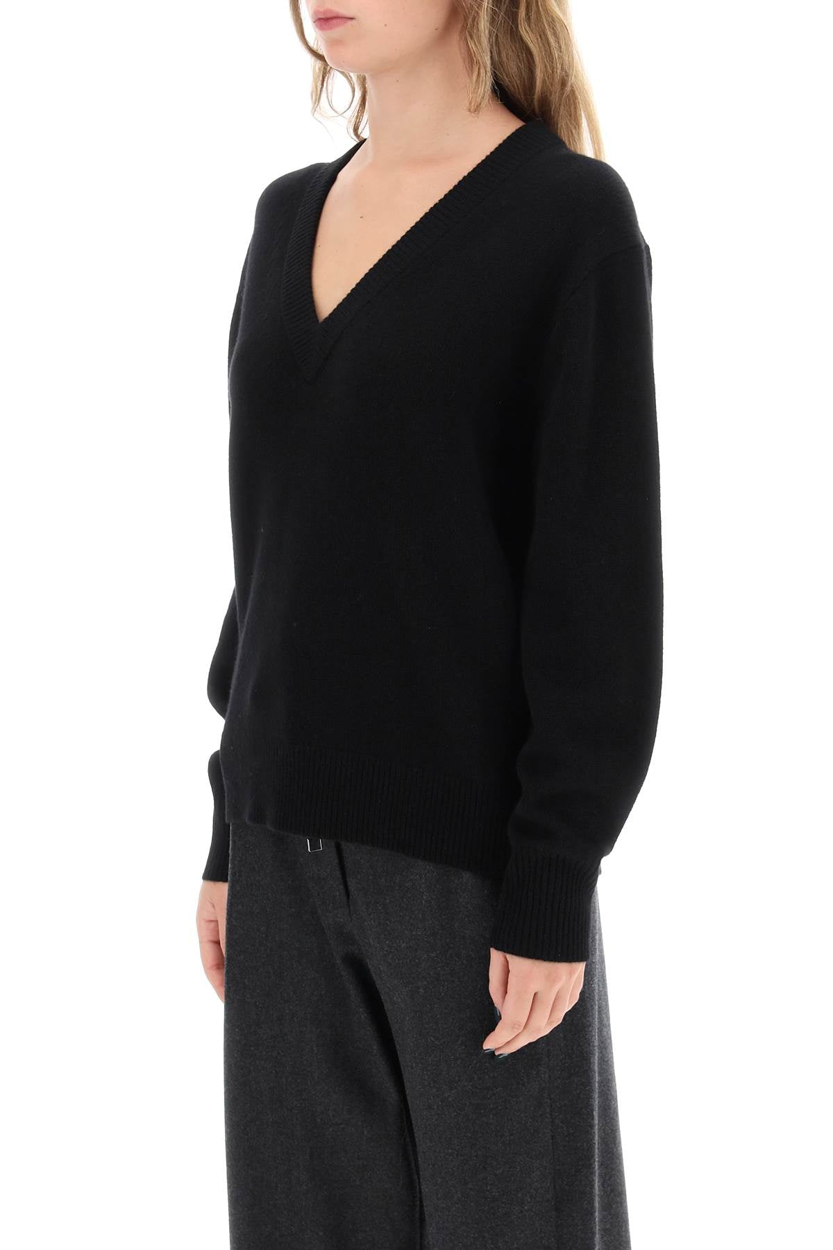 The V Cashmere Sweater  - Black