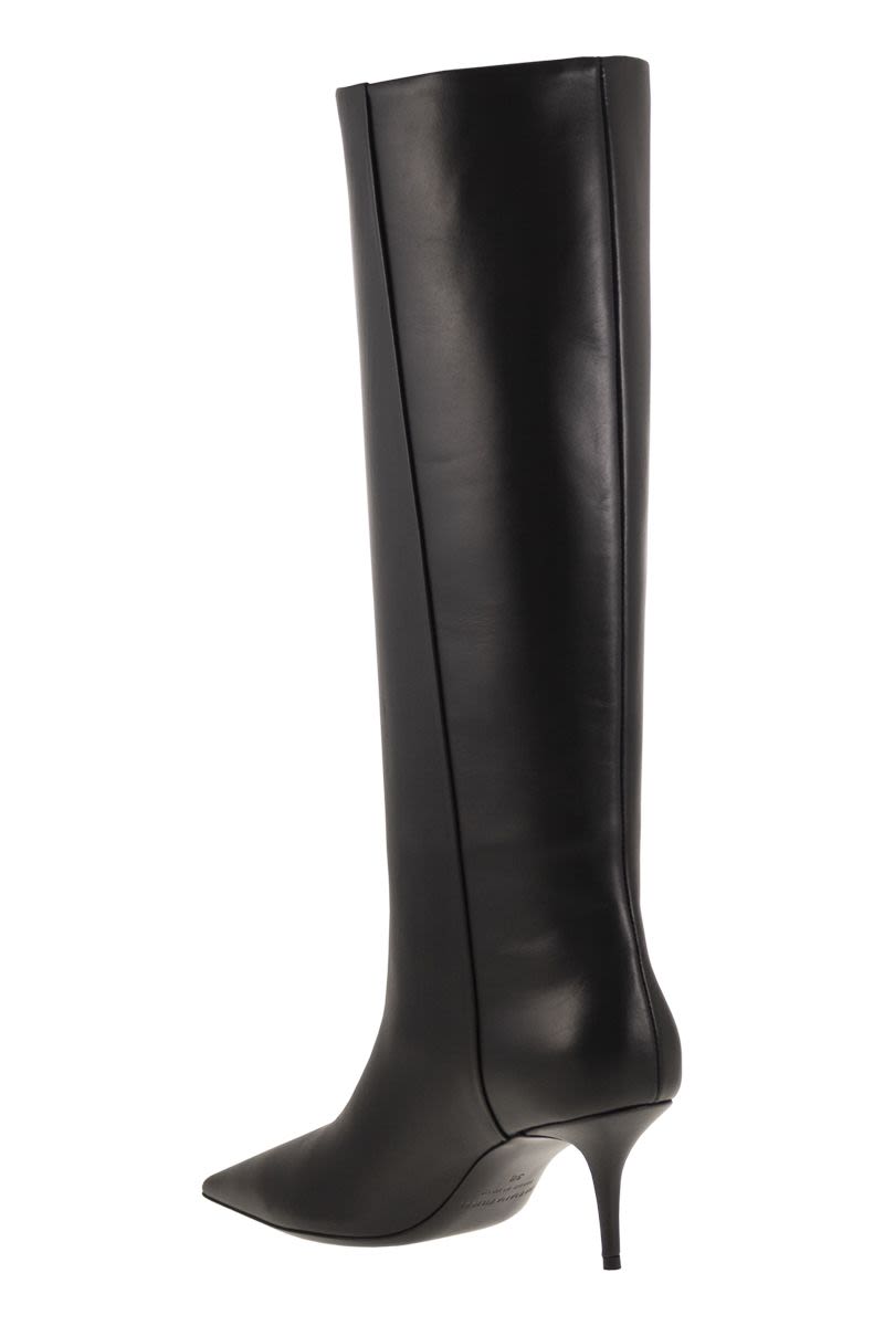 Leather boot with heel