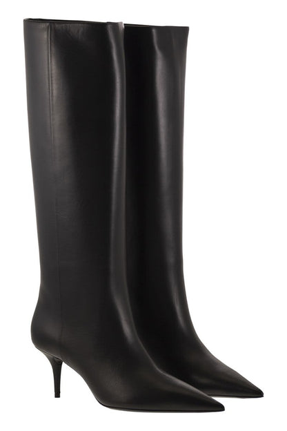 Leather boot with heel