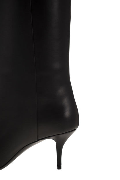 Leather boot with heel