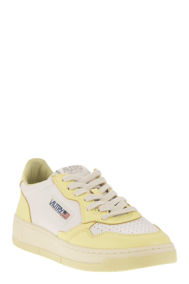 MEDALIST LOW - Two-tone Leather Sneakers