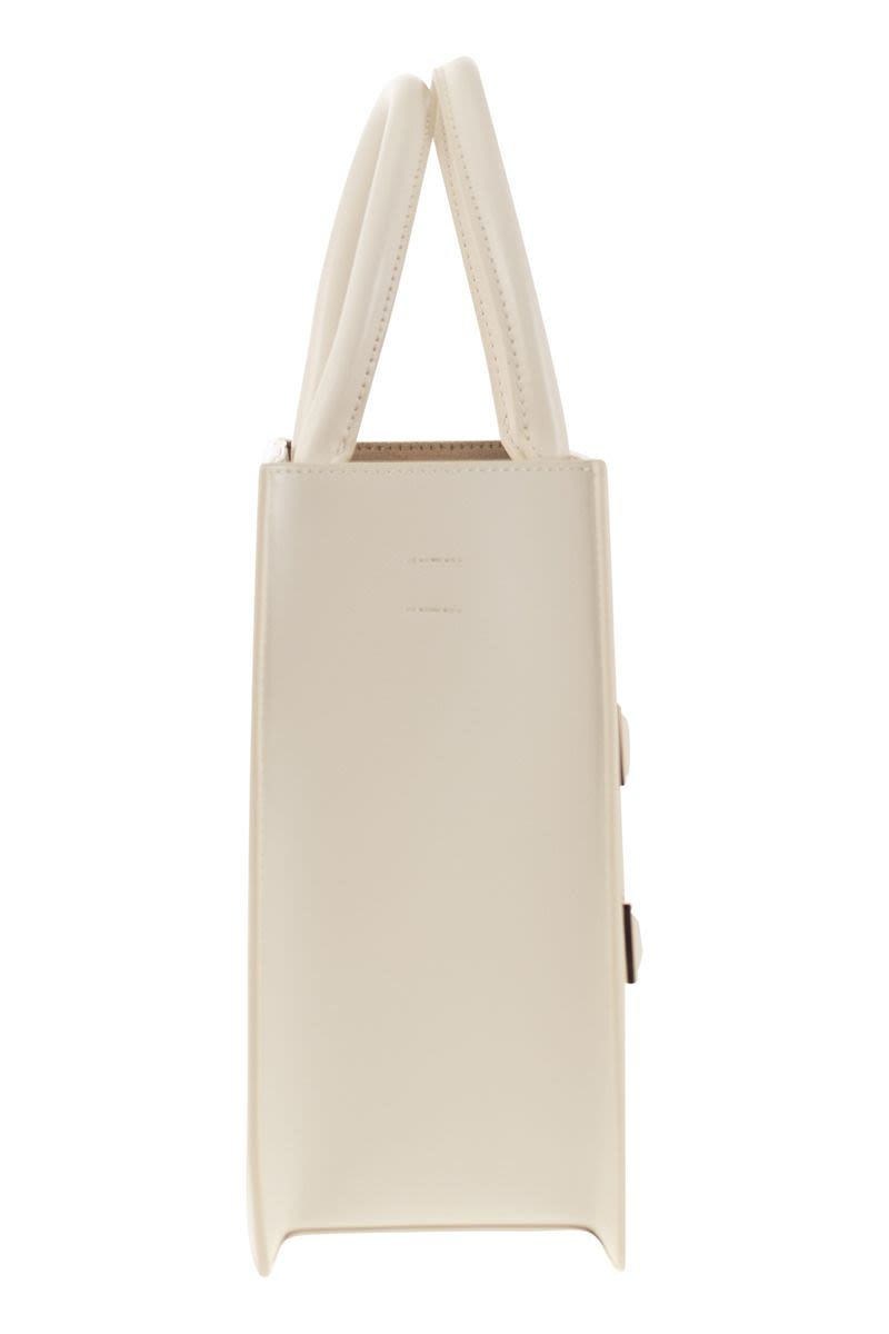 Medium shopper with logo plaque