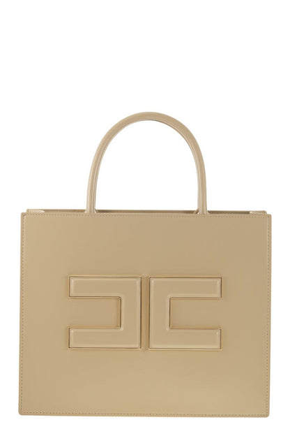 Medium shopper with logo plaque