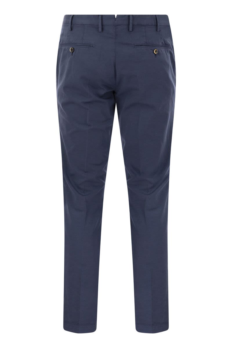 Skinny trousers in cotton and silk