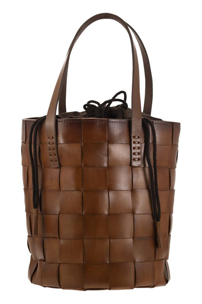 BOX WEAVE ROUND BUCKET - Woven leather bucket bag