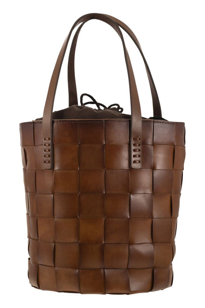 BOX WEAVE ROUND BUCKET - Woven leather bucket bag