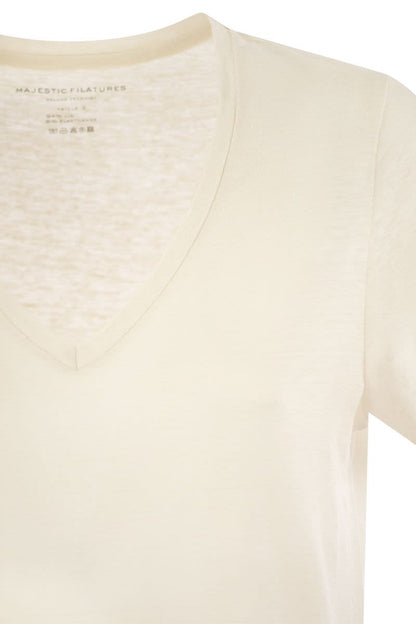 Linen V-neck T-shirt with short sleeves