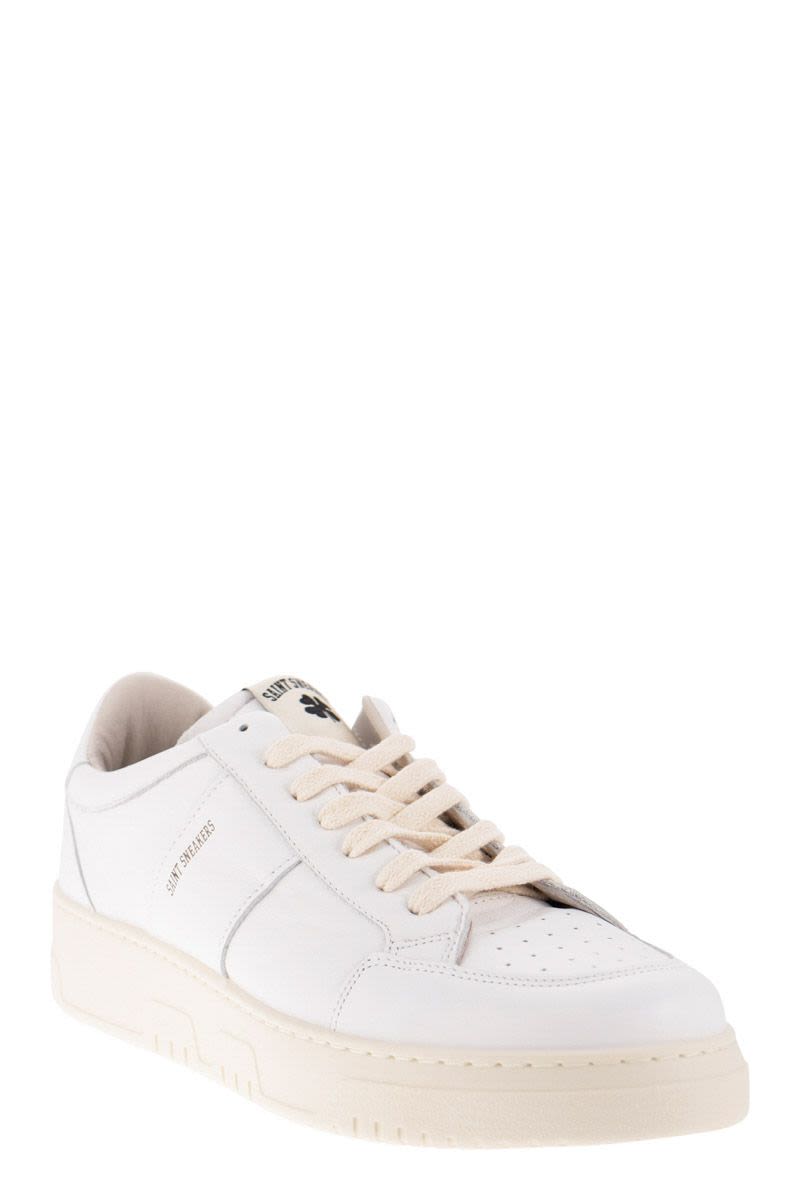 GOLF - White trainers