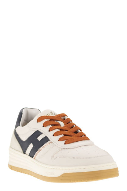 H630 - Leather lace-up trainers