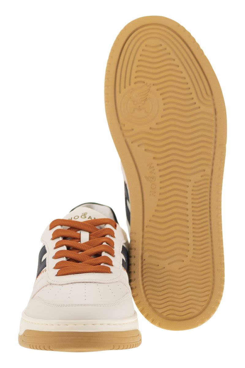 H630 - Leather lace-up trainers