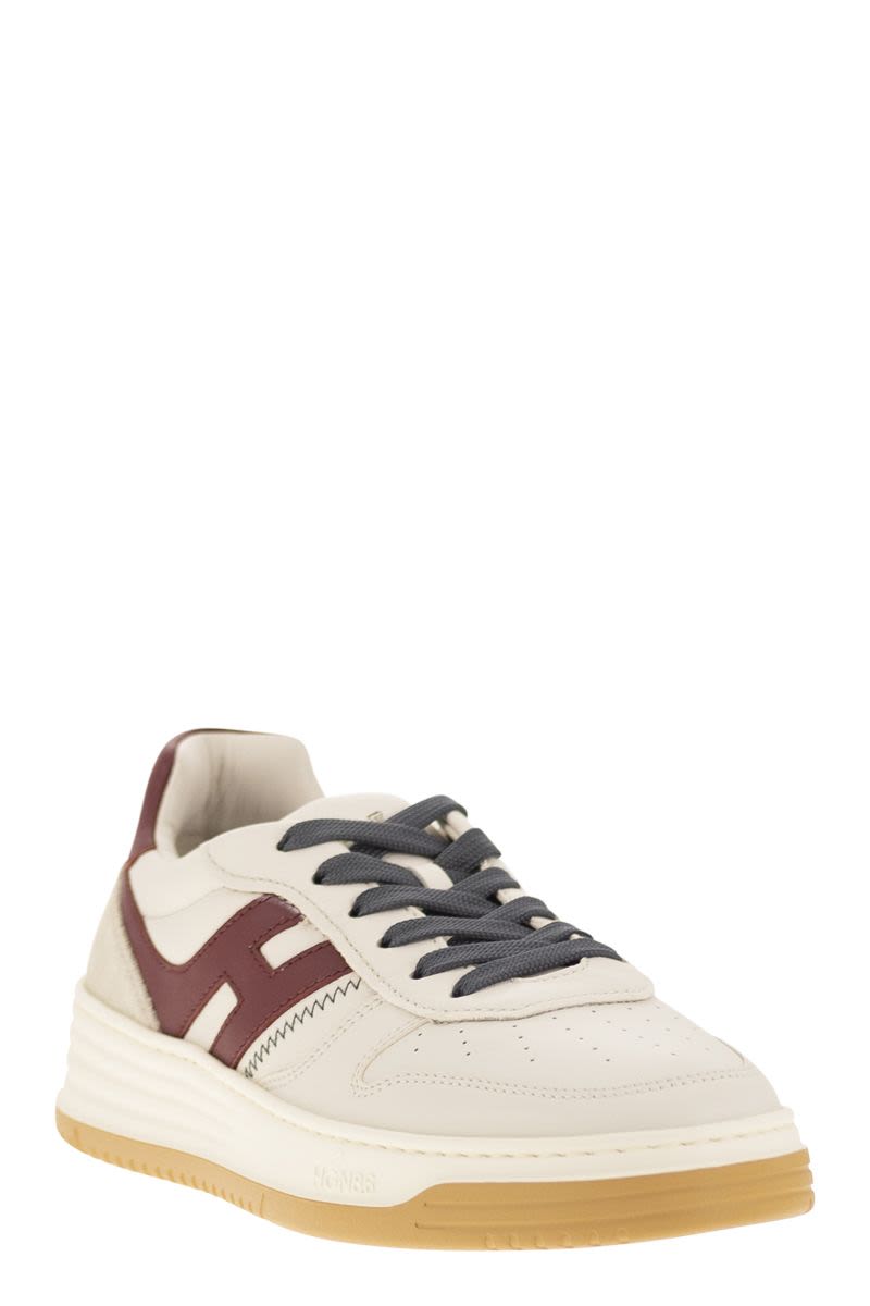 H630 - Leather lace-up trainers