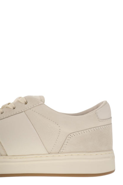 H668 - Leather trainers