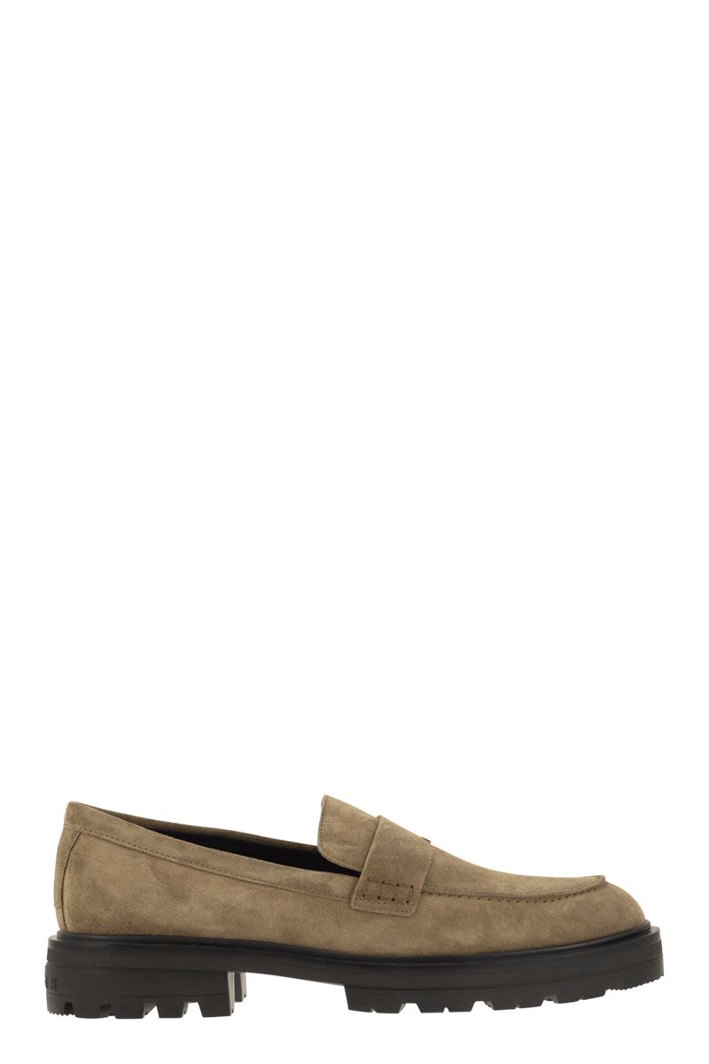 H673 Suede moccasin with carrarmato bottom