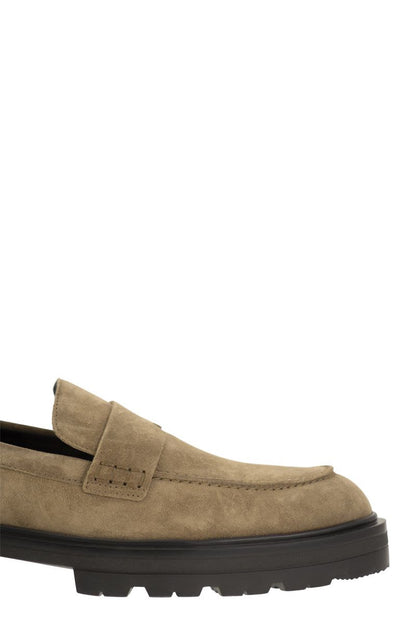 H673 Suede moccasin with carrarmato bottom