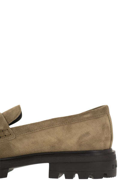 H673 Suede moccasin with carrarmato bottom