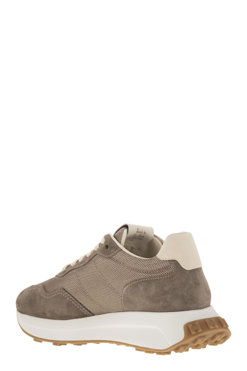 H641 - Leather and canvas trainers