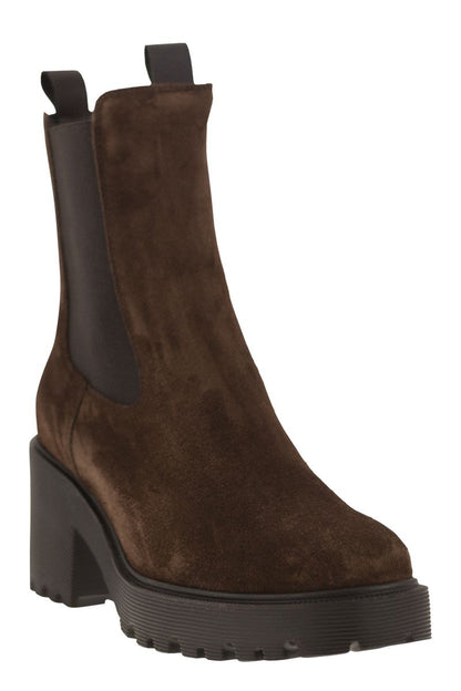 Chelsea ankle boots in suede leather