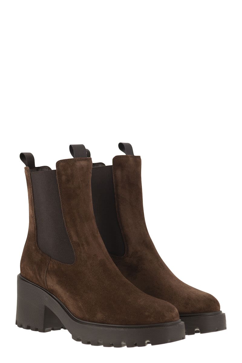 Chelsea ankle boots in suede leather