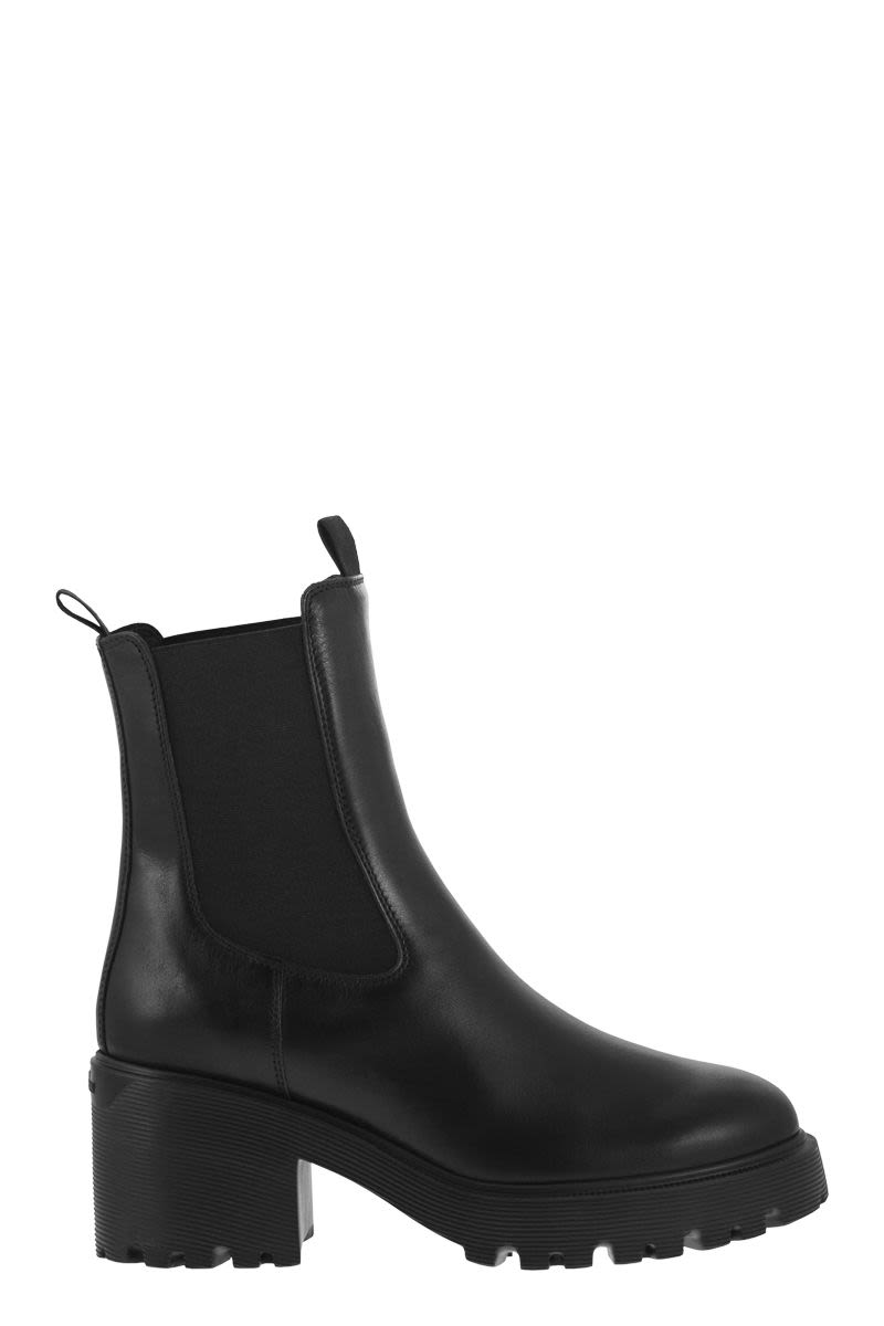 H649 - Leather chelsea boot