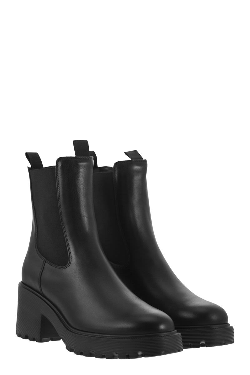 H649 - Leather chelsea boot