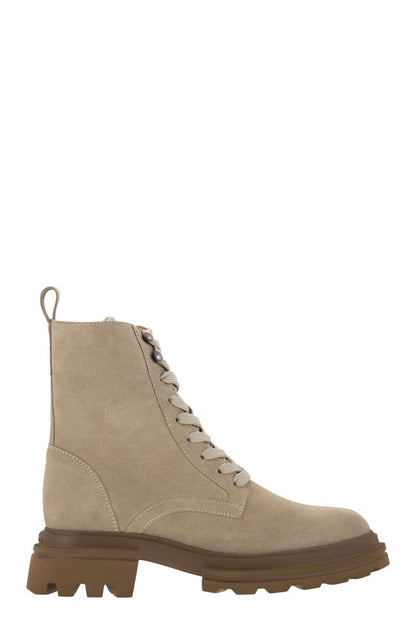 H674 - Suede lace-up boot