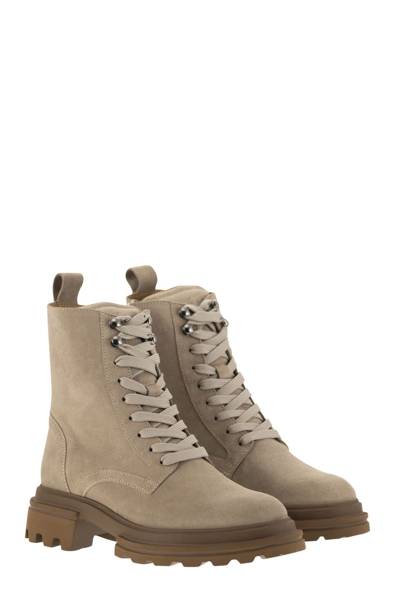 H674 - Suede lace-up boot