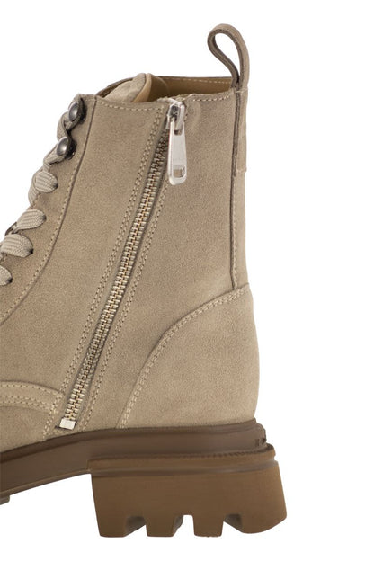 H674 - Suede lace-up boot