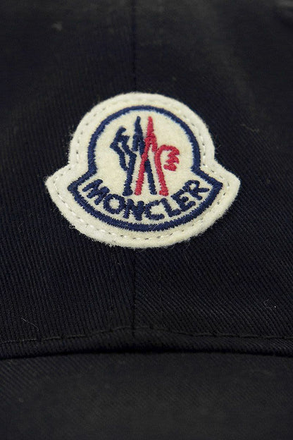 Baseball cap with logo