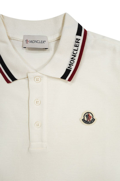 Polo shirt with tricolour finish