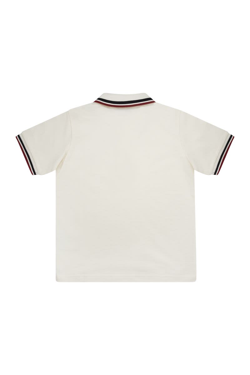 Polo shirt with tricolour finish