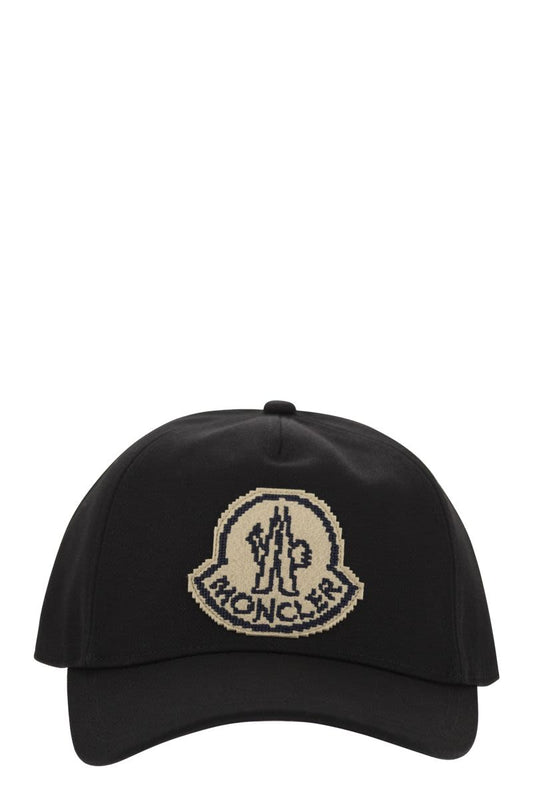 Baseball cap with logo