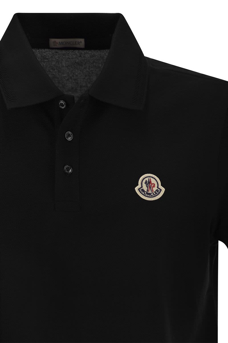 Polo shirt with logo