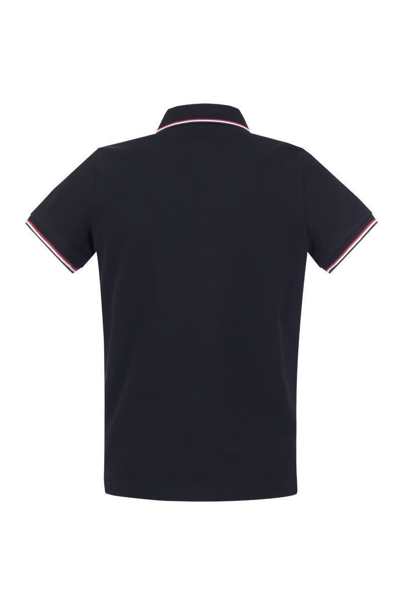 Polo shirt with iconic felt