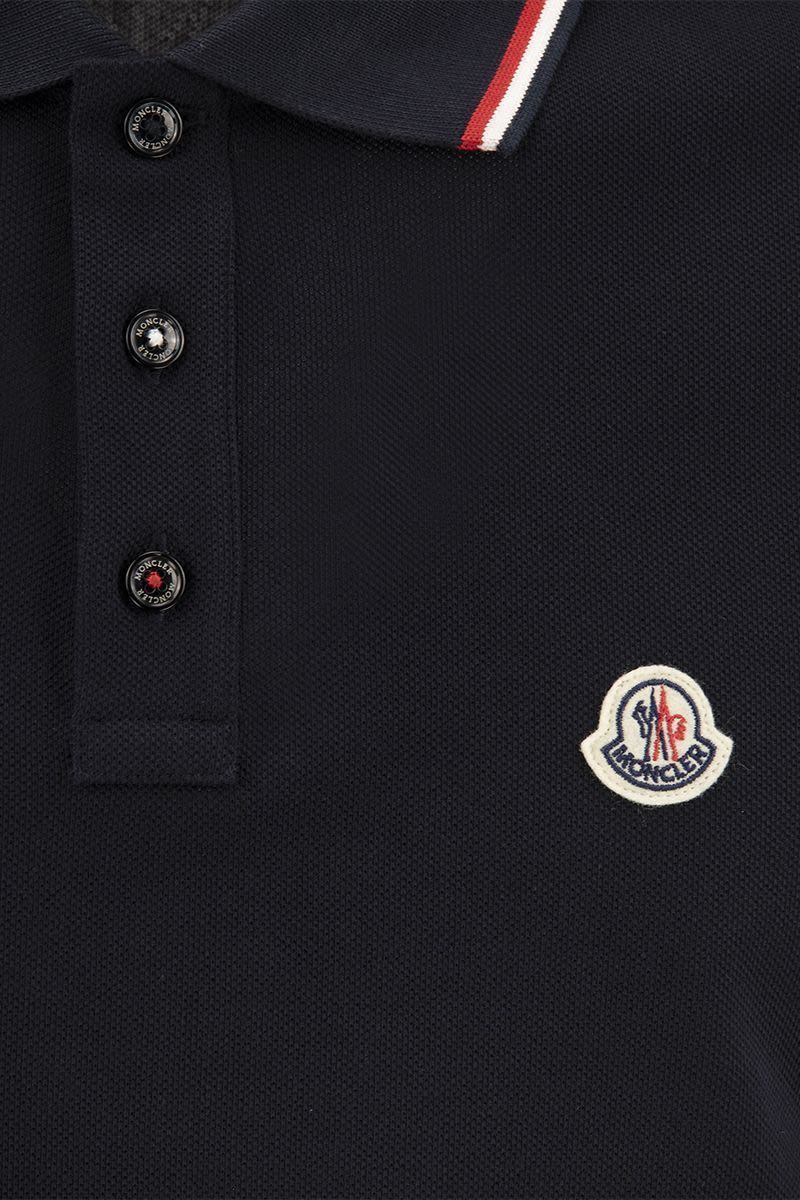 Polo shirt with iconic felt