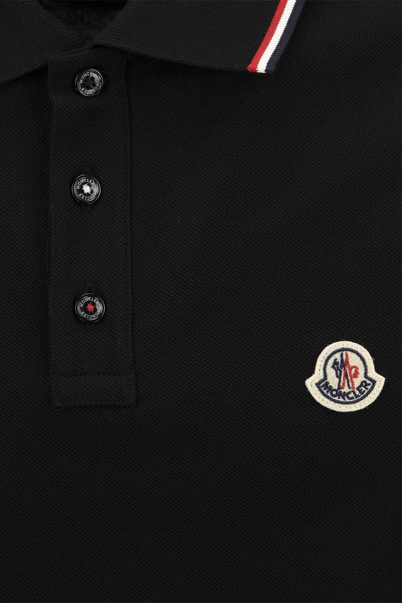 Polo shirt with iconic felt