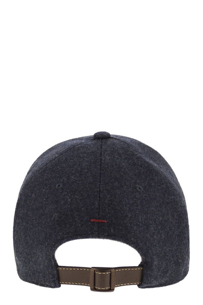 Virgin wool flannel baseball cap with embroidery