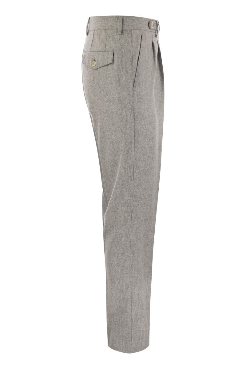 Leisure fit trousers in virgin wool flannel with double darts