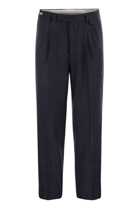 Leisure fit trousers in virgin wool flannel with double darts