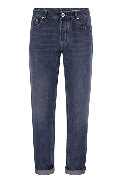 Five-pocket traditional fit trousers in lightweight denim