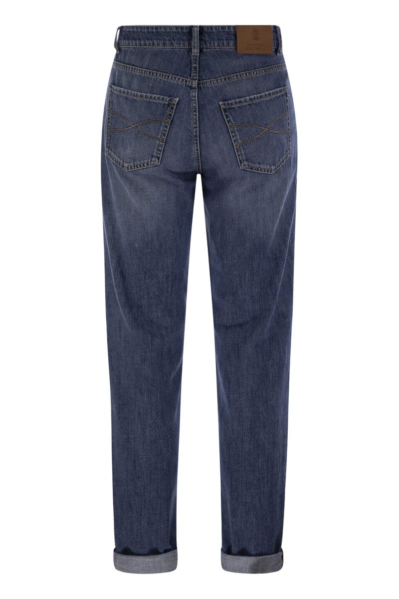 Five-pocket traditional fit trousers in lightweight denim