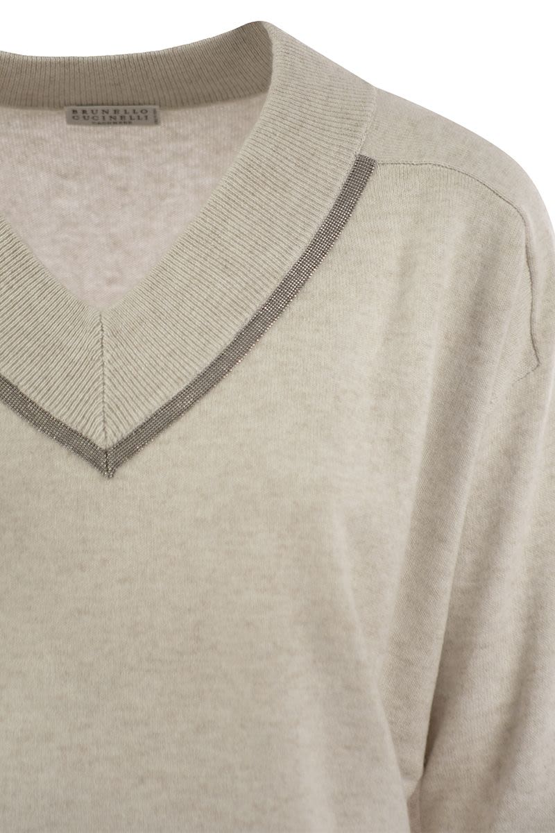 Cashmere sweater with Shiny Neckline