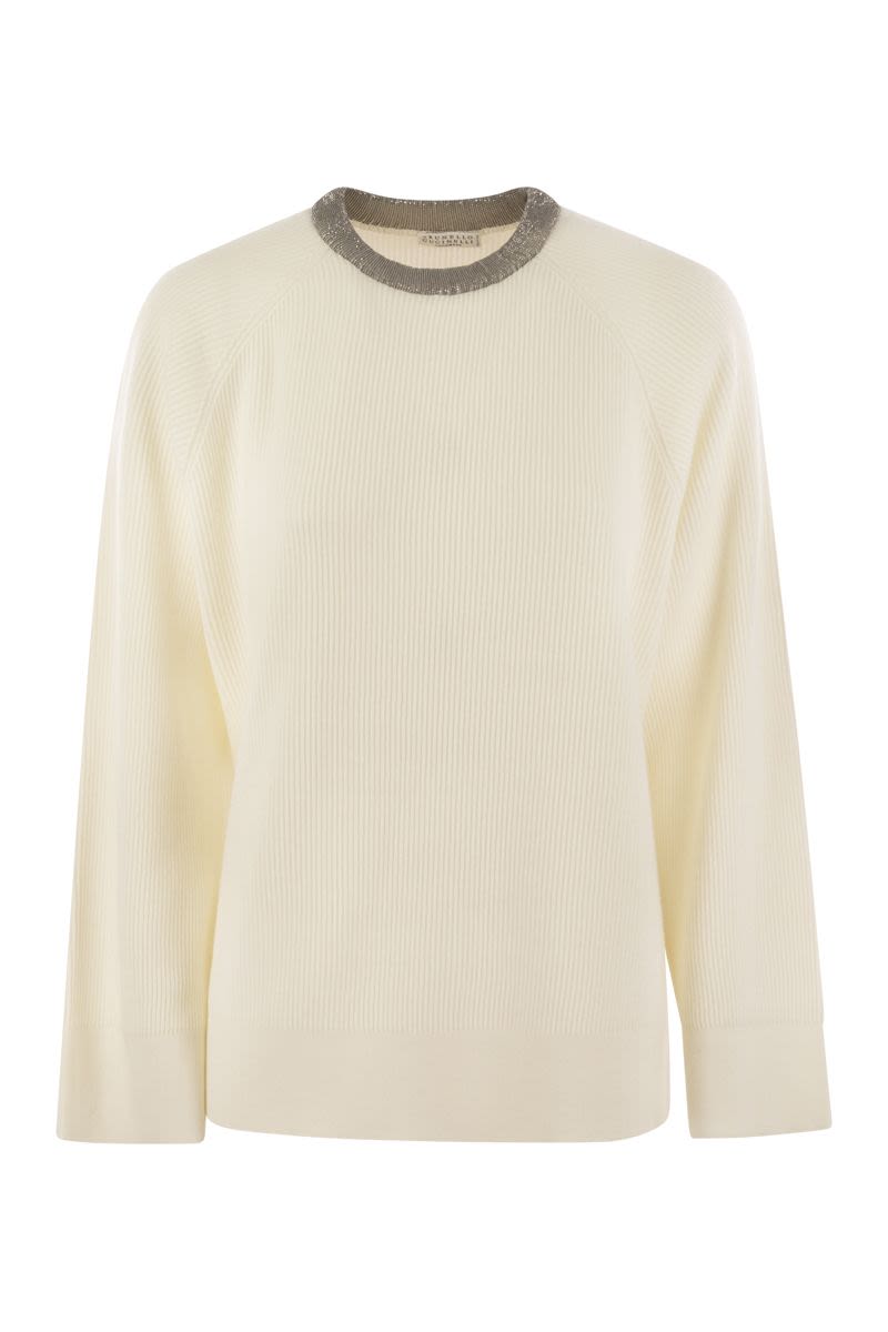 Ribbed cashmere sweater with necklace