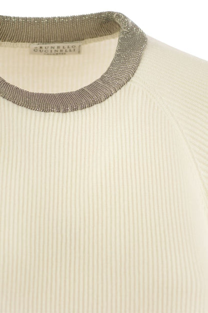 Ribbed cashmere sweater with necklace