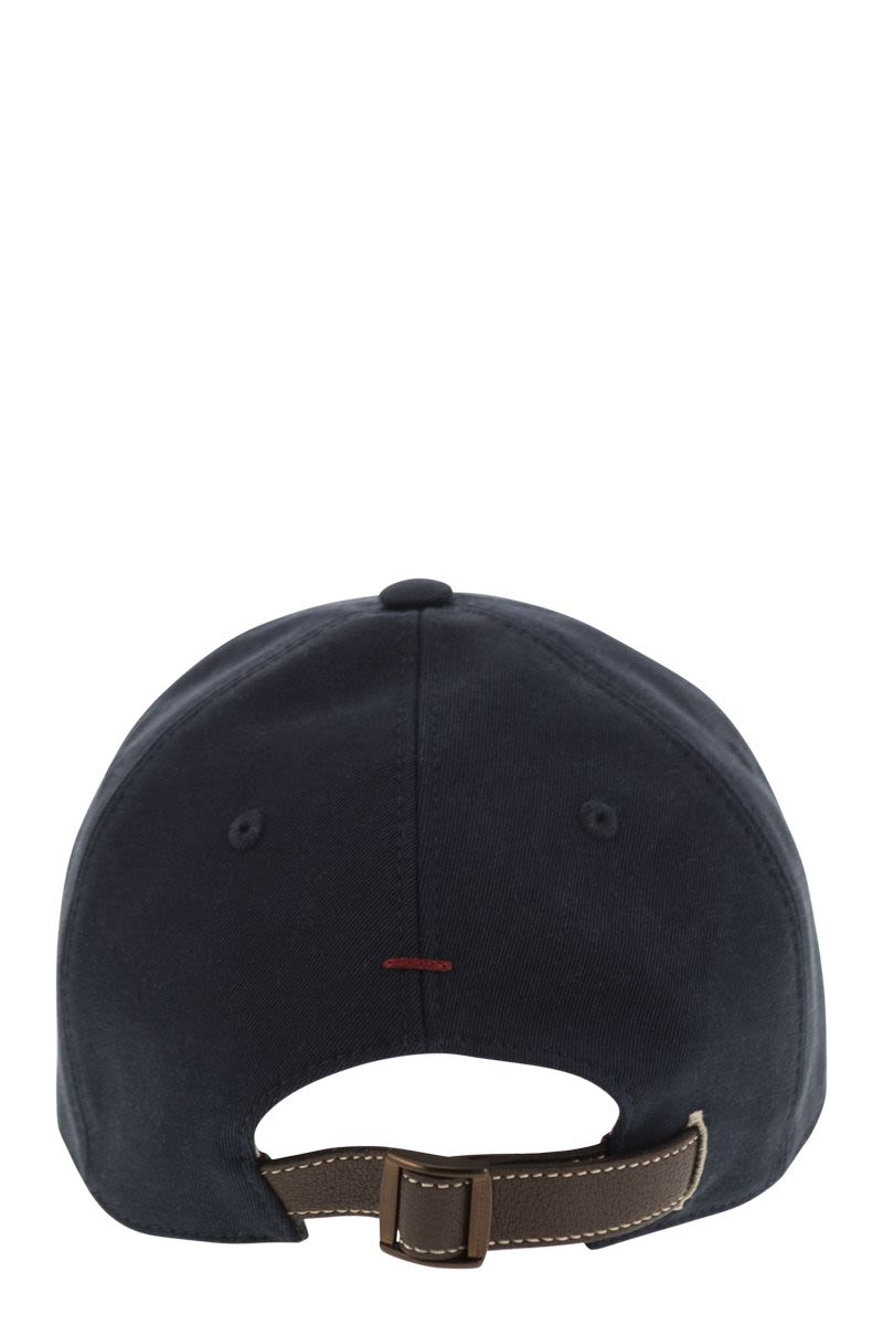 Cotton canvas baseball cap with embroidery