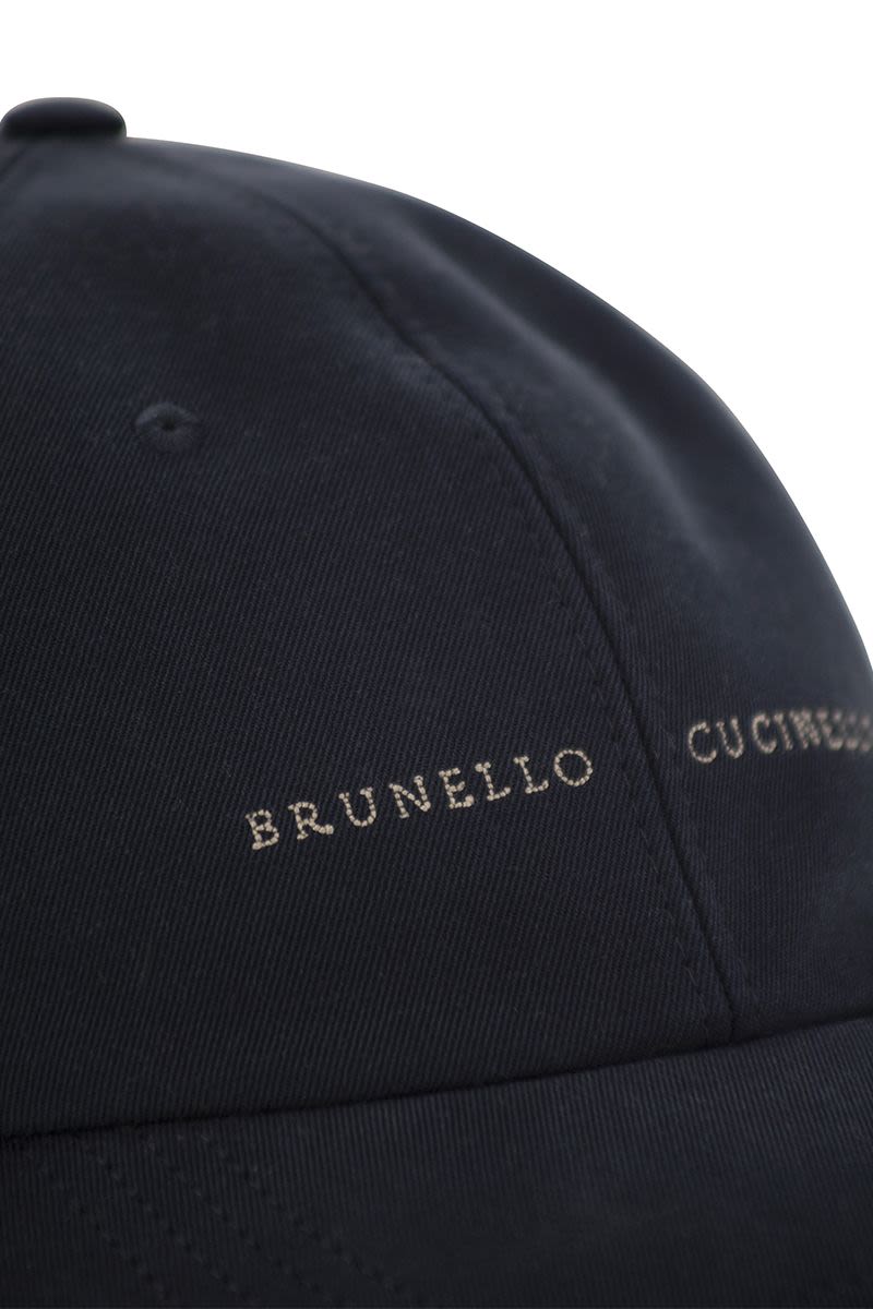 Cotton canvas baseball cap with embroidery