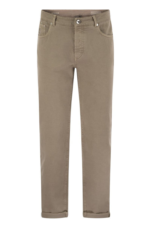 Five-pocket traditional fit trousers in light comfort-dyed denim