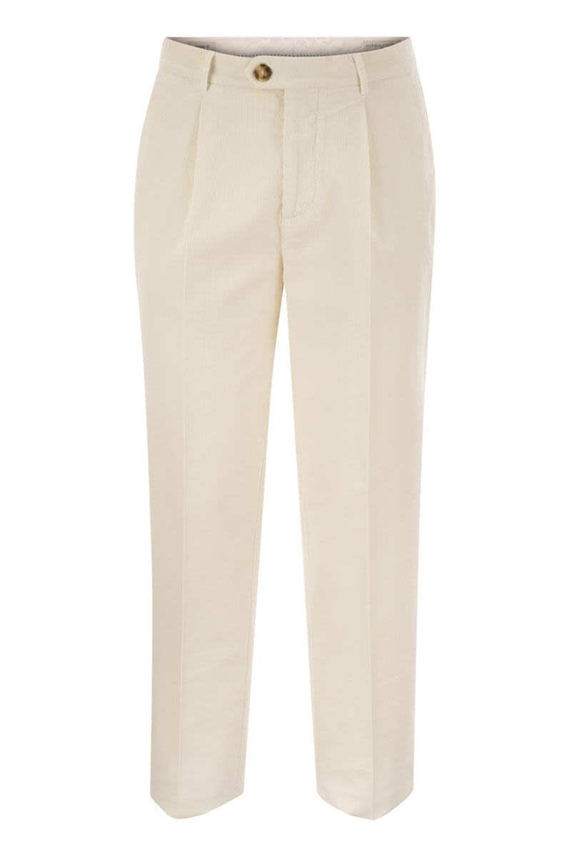 Leisure fit trousers in garment dyed cotton corduroy with darts