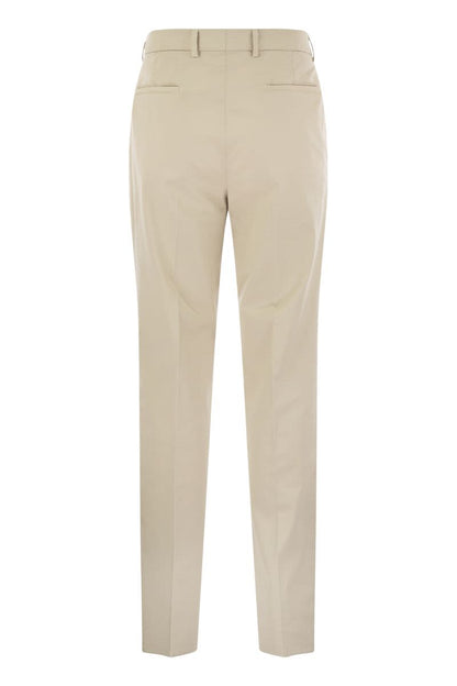 Garment-dyed Leisure Fit Trousers in American Pima Comfort Cotton with Pleats