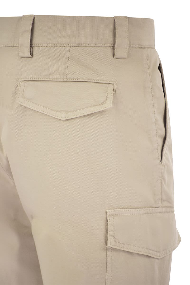 Garment-dyed Leisure fit trousers